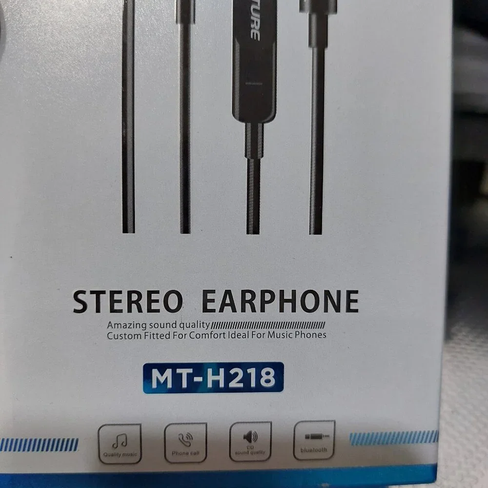 Moisture MT-H218 Earphones For Lightning In Black Earbuds Earphones